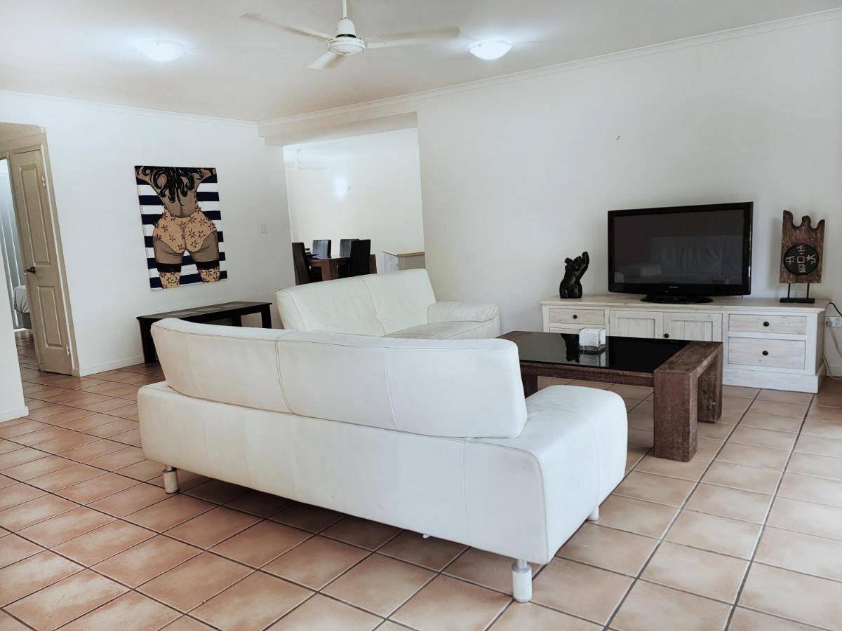 La Villa At Beach Court Airlie Beach Bagian luar foto