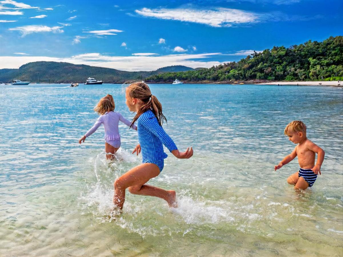 La Villa At Beach Court Airlie Beach Bagian luar foto
